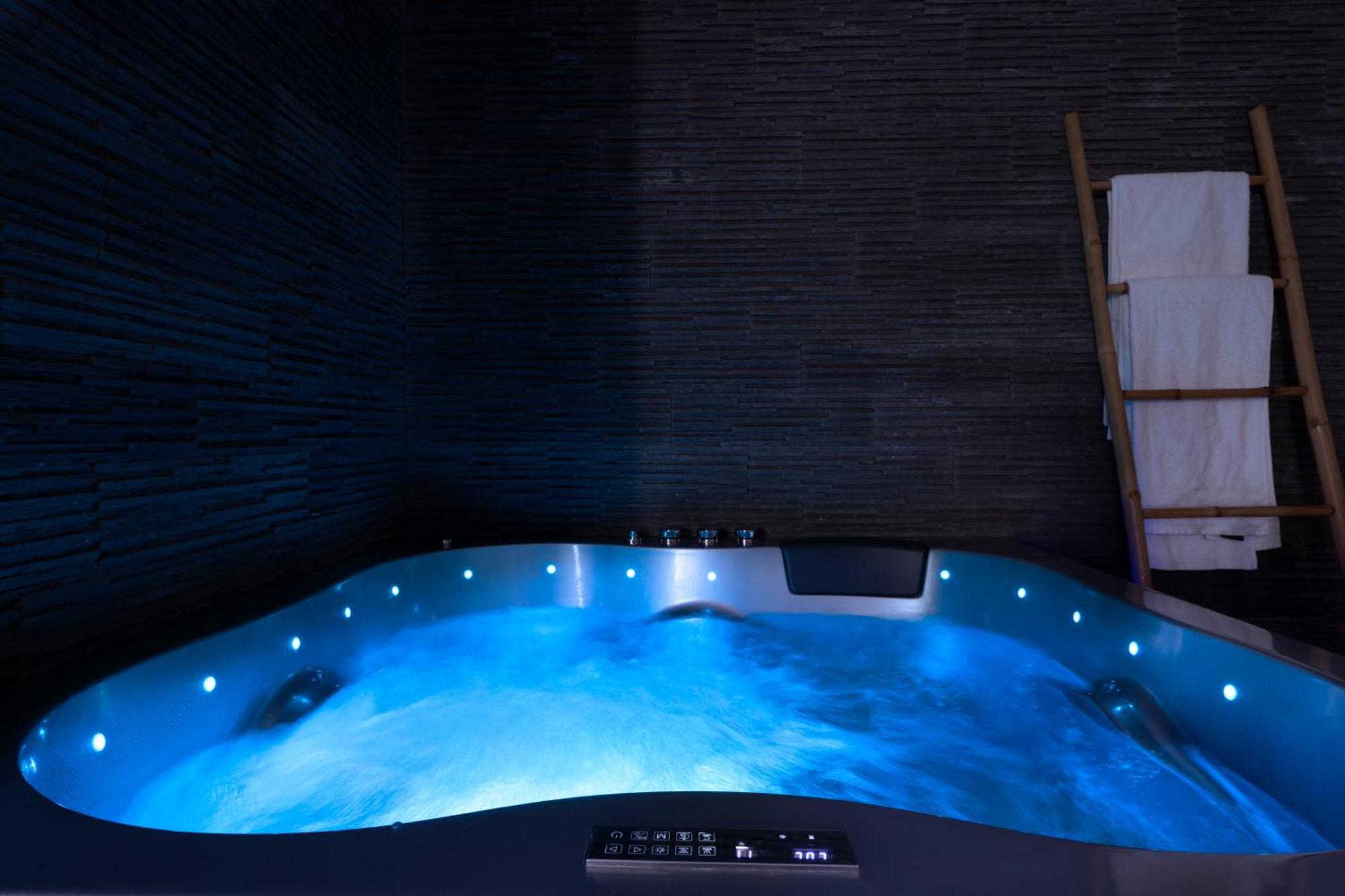 Loft Romantique - Spa Privatif - Spa Noctambulles Hyères Екстериор снимка